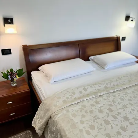 Alessia Hotel 3*