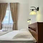 Alessia Hotel 3*